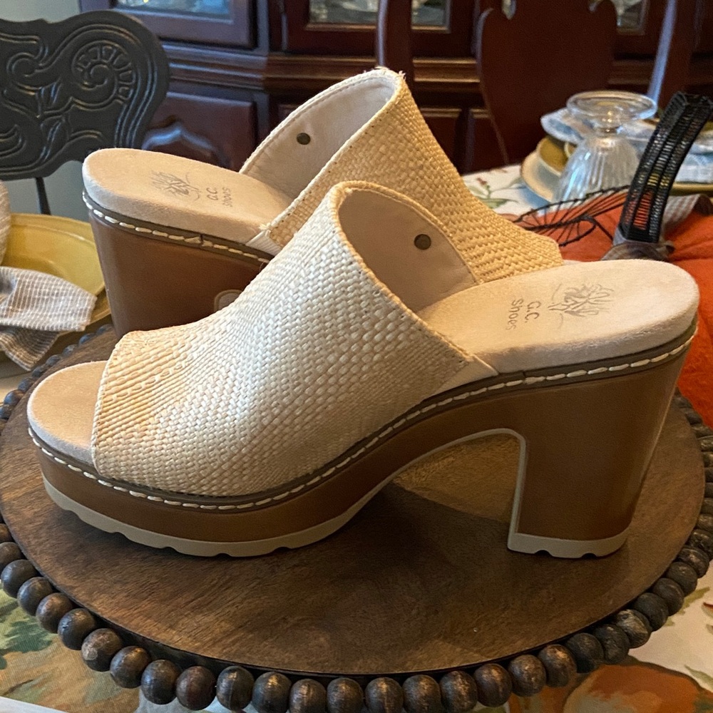 GC Scarlet Platform Mules 
Size 38 - Picture 6 of 8